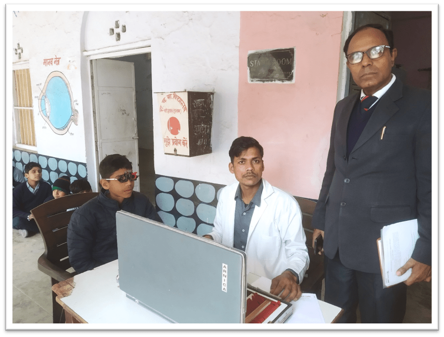 Sample Junction Team is with Optometrist at eye-treatment camp